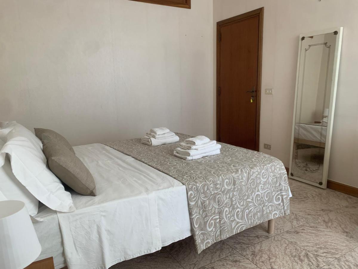 Porta Napoli Rooms Lecce Eksteriør billede