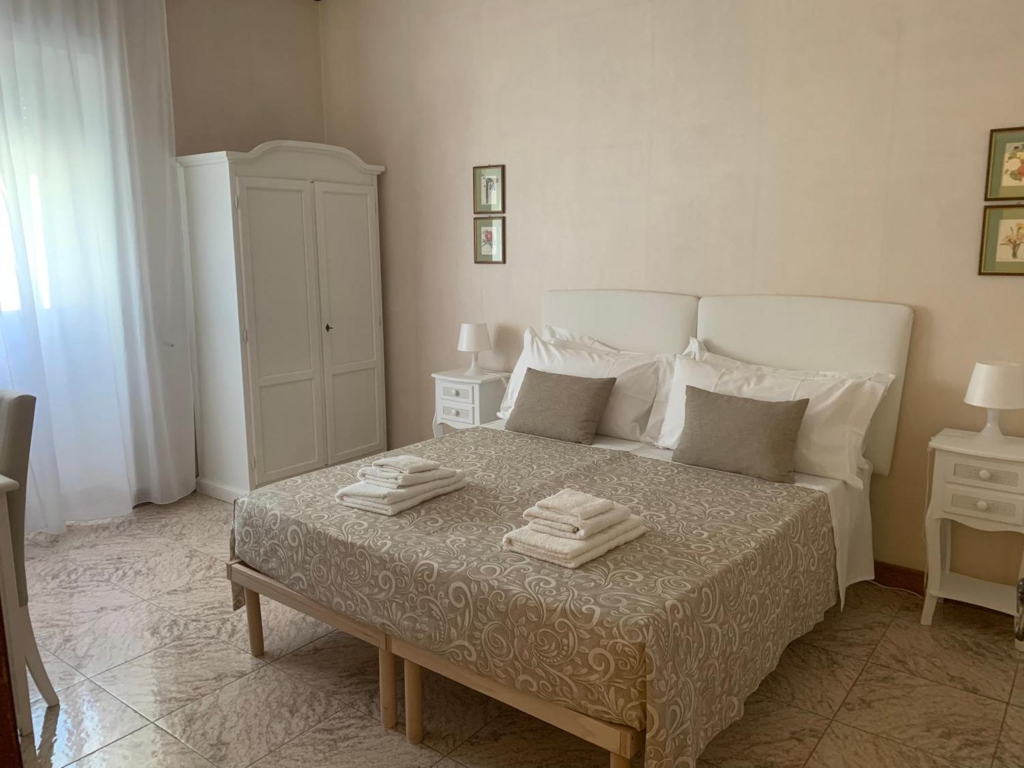 Porta Napoli Rooms Lecce Eksteriør billede