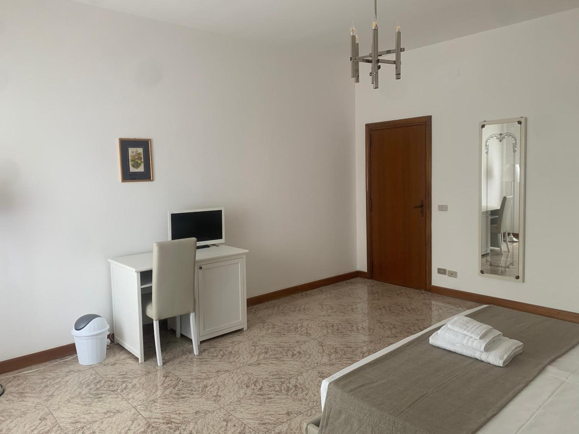 Porta Napoli Rooms Lecce Eksteriør billede